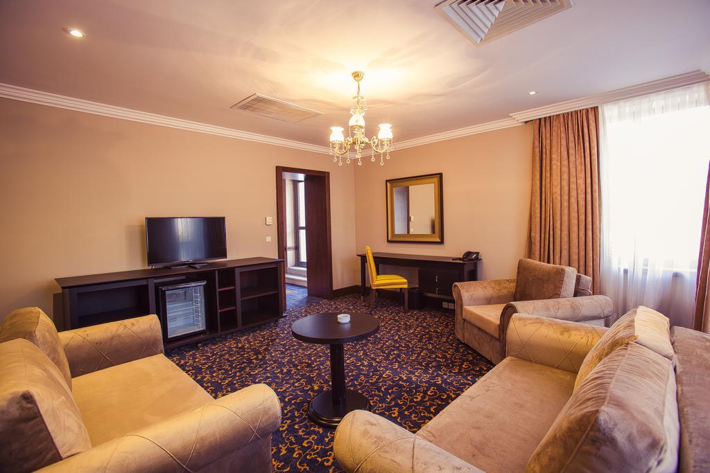 Hotel Intourist Palace Batumi Cameră foto