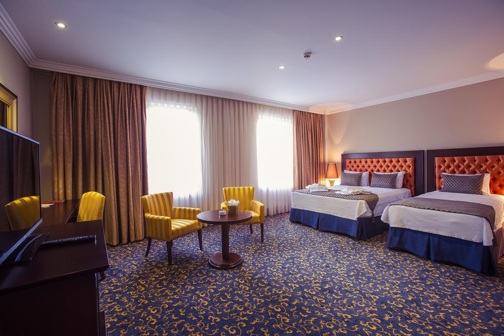 Hotel Intourist Palace Batumi Cameră foto