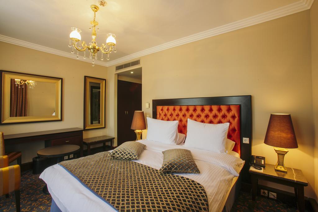 Hotel Intourist Palace Batumi Exterior foto